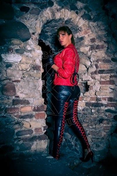 mistress annunci|Muro